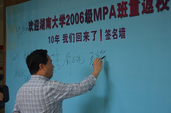 606eb5bb00303fd0d4642ffe807312db.jpg