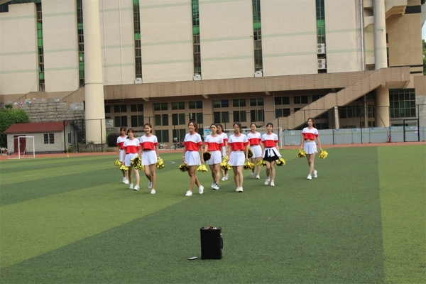 啦啦队.jpg